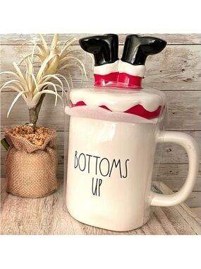 NWT Rae Dunn Glossy White Red Black Ceramic Bottoms Up Santa Mug with topper Lid